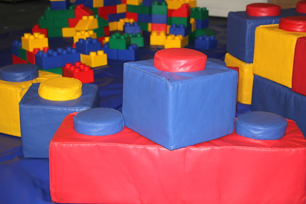 svinge Ventilere Theseus Soft Play Lego Blocks - Indoor Playgrounds International